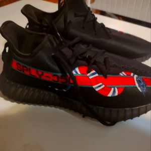 YEEZY GUCCI PRINT BOOST